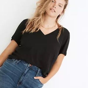 gently worn Madewell Whisper Cotton V-Neck Tee black XXL